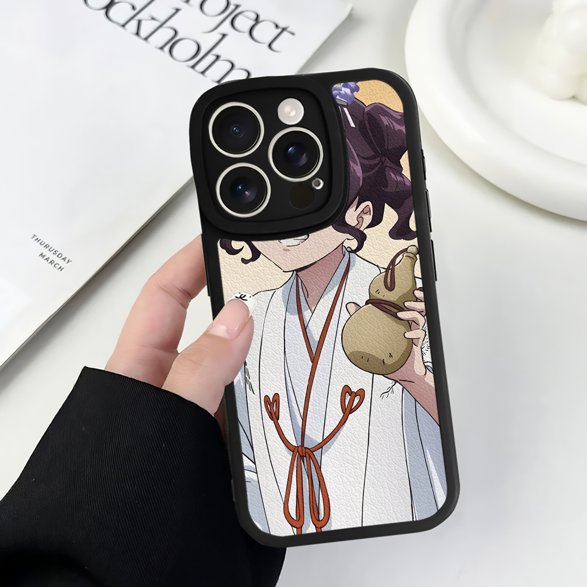 薬屋のひとりごと The Apothecary Diaries 【iPhone 16シリーズ対応】シリコンスマホケース（レザー調） 材質：シリコン